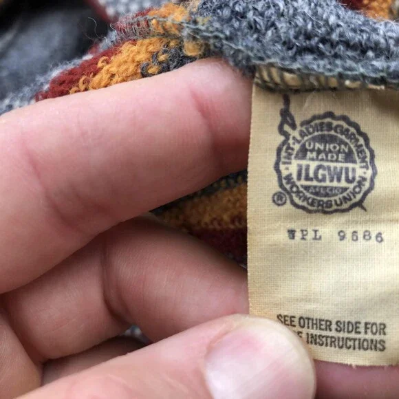 VINTAGE Wool Poncho Cape Womens One Size Gray Fringe Button ILGWU Made USA 70s - Picture 14 of 15